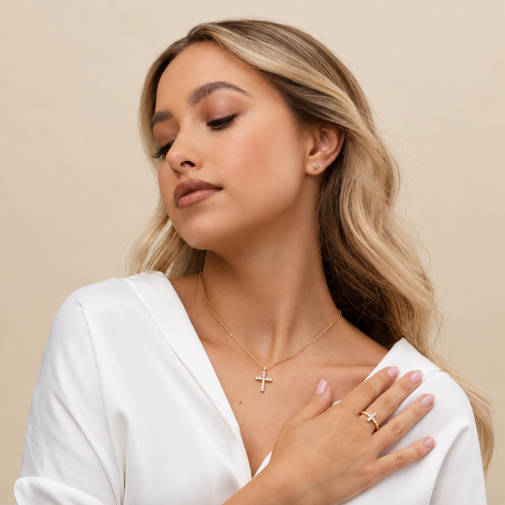 Collar con Cruz en Baño de Oro 14K
